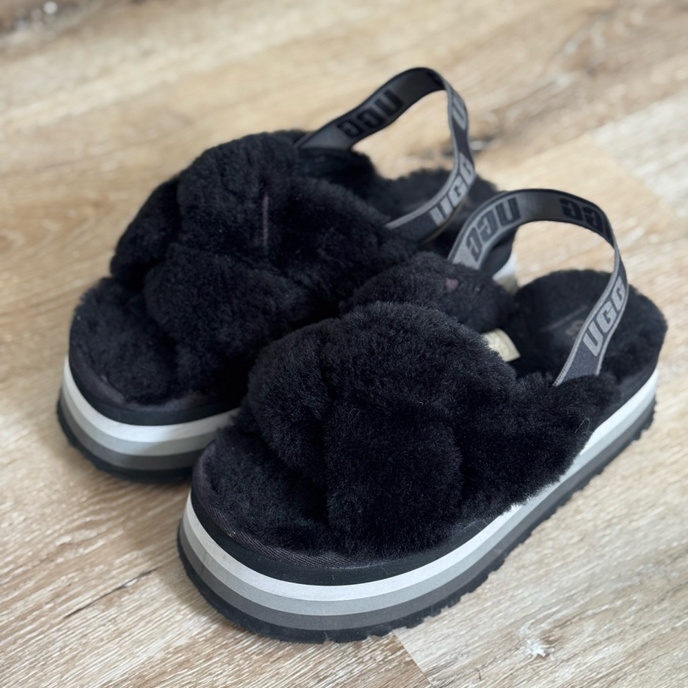 UGG Women's Disco Knot Slide Sheepskin Platform Slippers Black
